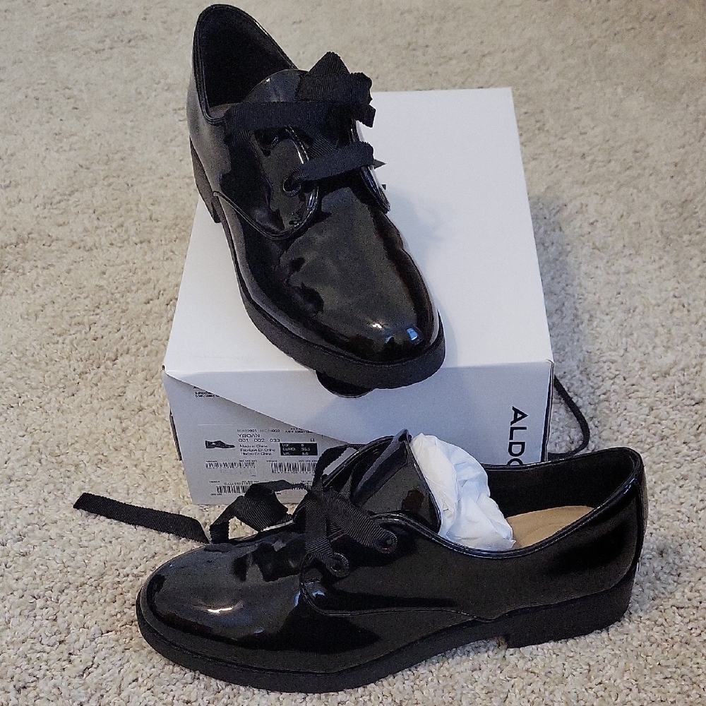 NIB Aldo Yboan Black Patent Oxford Size 8 Womens